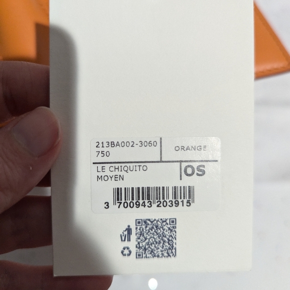 Jacquemus Le Chiquito Moyen Bag - Picture 4 of 16